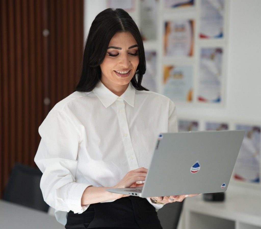 La REMAX Klass, profesionalismul se vede în acțiune – cu Manuela Halasag în prima linie a vânzărilor de apartamente decomandate